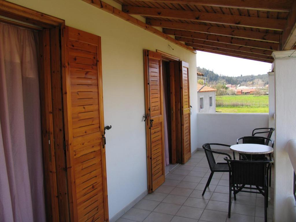 Loula Apartments Sidárion Habitación foto